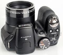  Fujifilm FinePix S2980 camera features a tiny