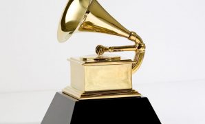 Steve Jobs will Receive Grammy Award